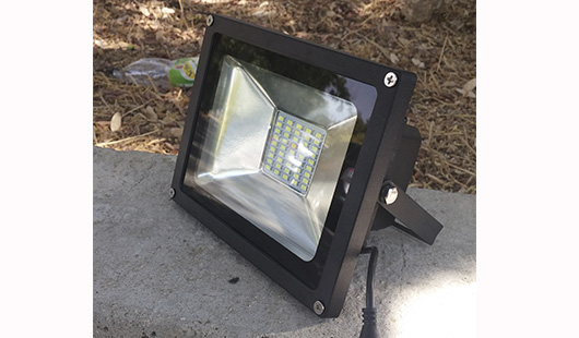 תאורה סולארית